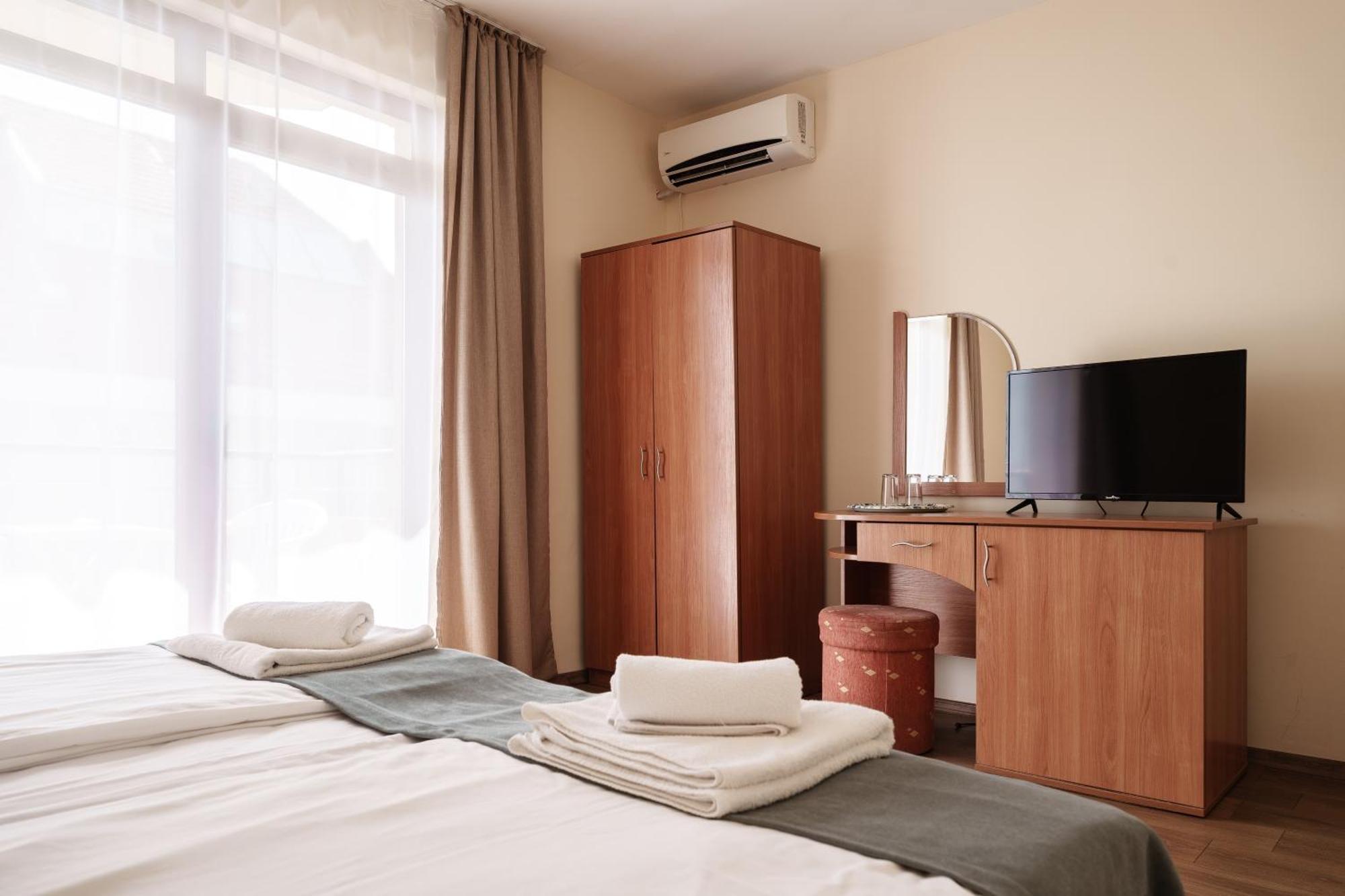Hotel Milan プリモルスコ エクステリア 写真