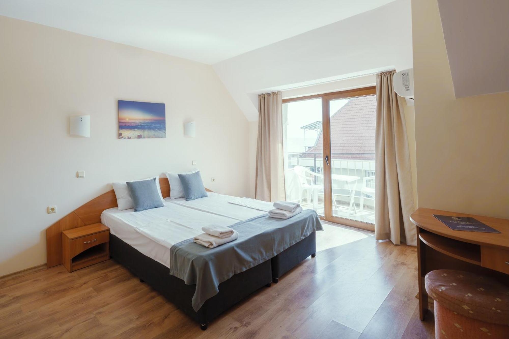 Hotel Milan プリモルスコ エクステリア 写真