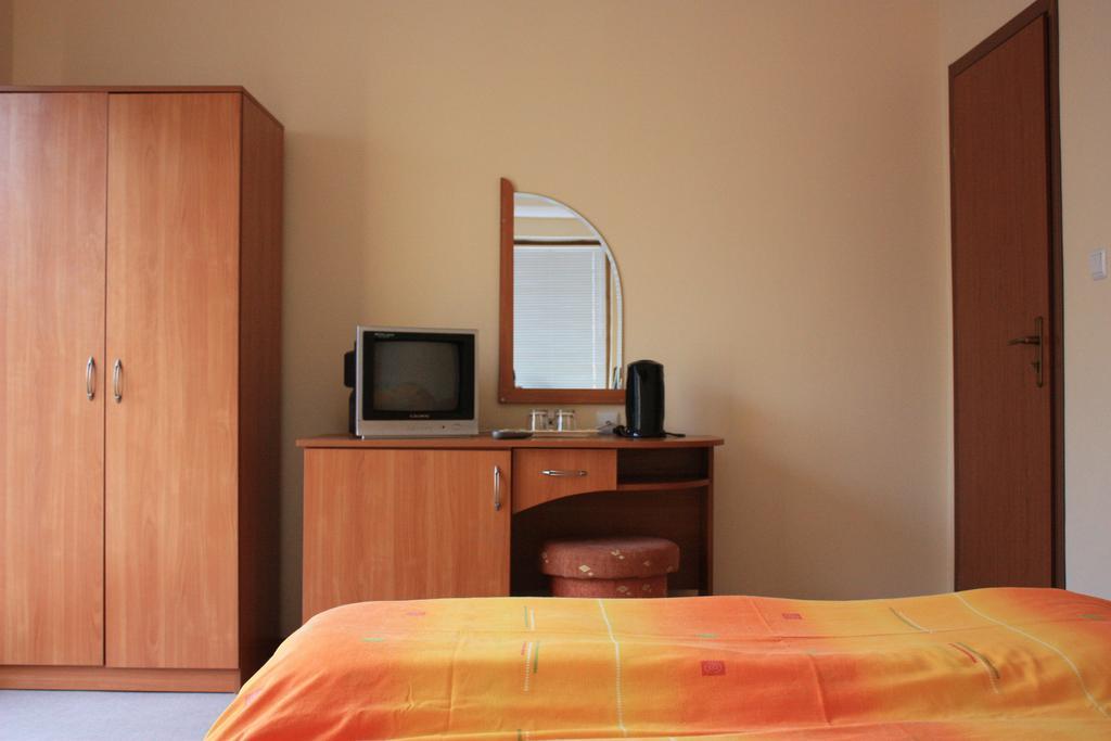 Hotel Milan プリモルスコ エクステリア 写真