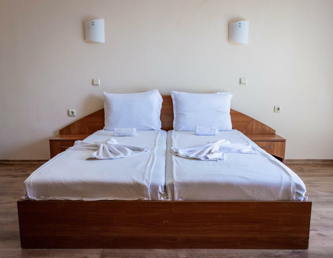 Hotel Milan プリモルスコ エクステリア 写真